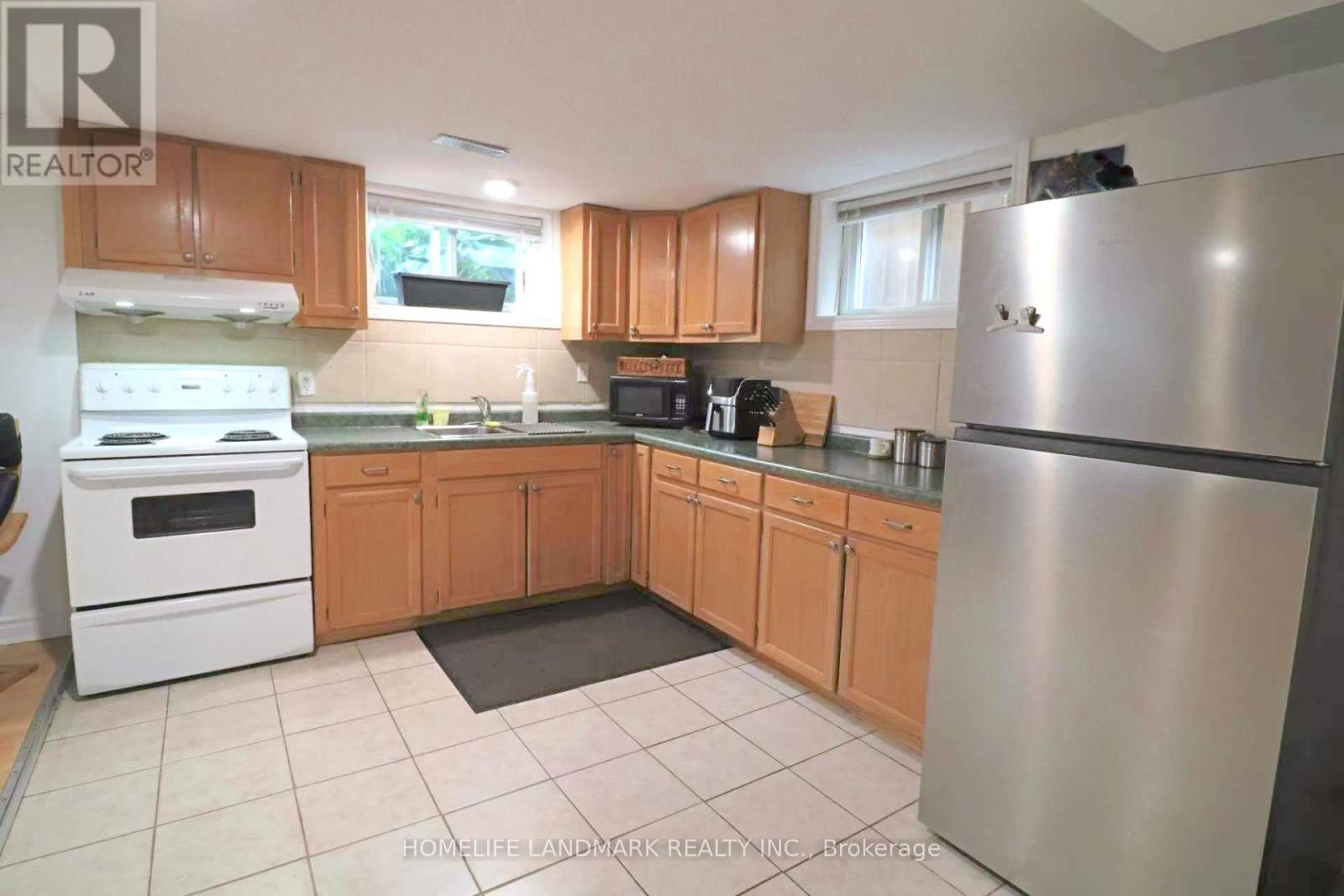 4472 Third Avenue, Niagara Falls (Downtown), Ontario, L2E4K9, Niagara Falls (Downtown), Ontario — photo 3 of 5