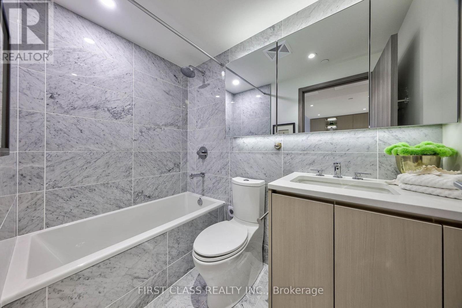 #2902 85 MCMAHON DRIVE - 29