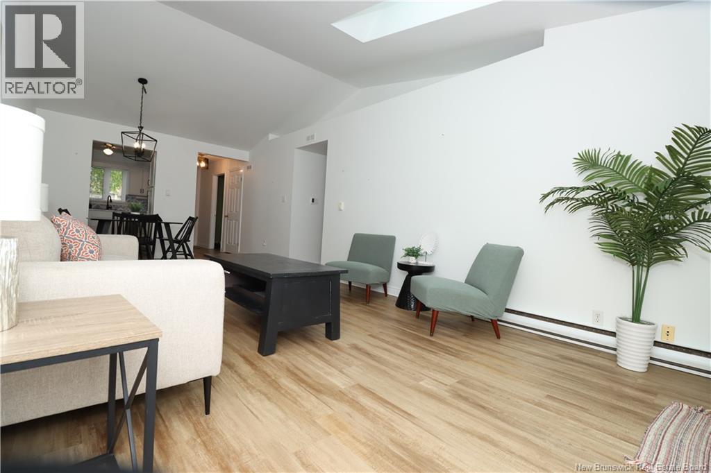 #5 84 Seaman Street - Image 10