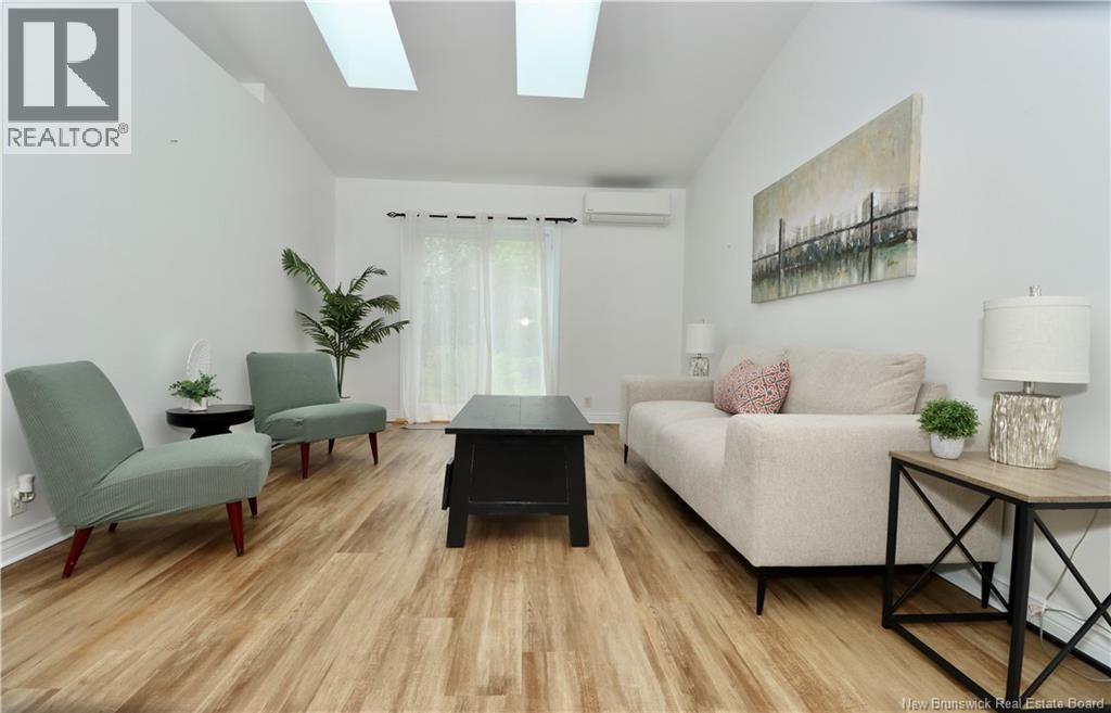 #5 84 Seaman Street - Image 9