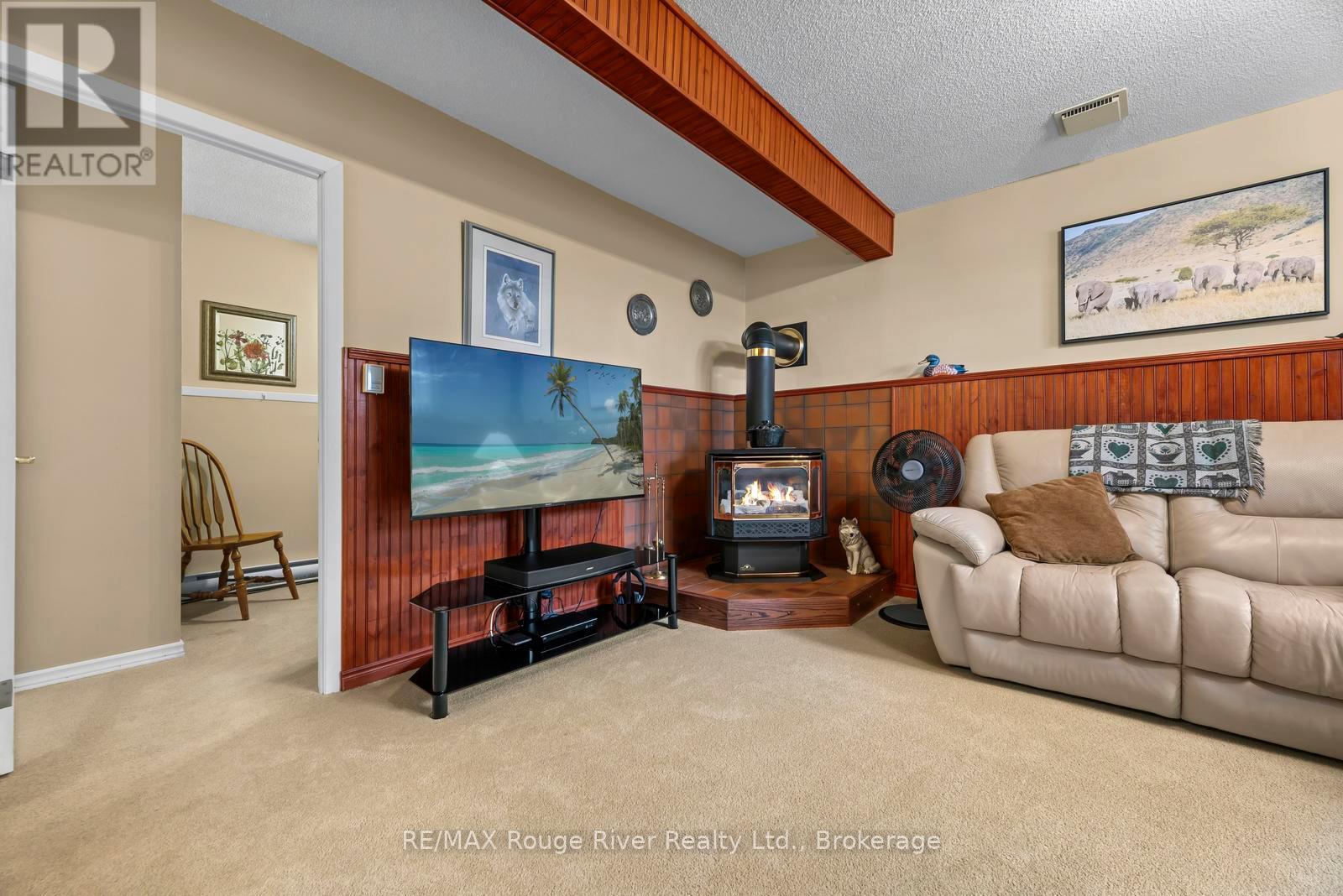 6 HAMILTON DRIVE - Image 25