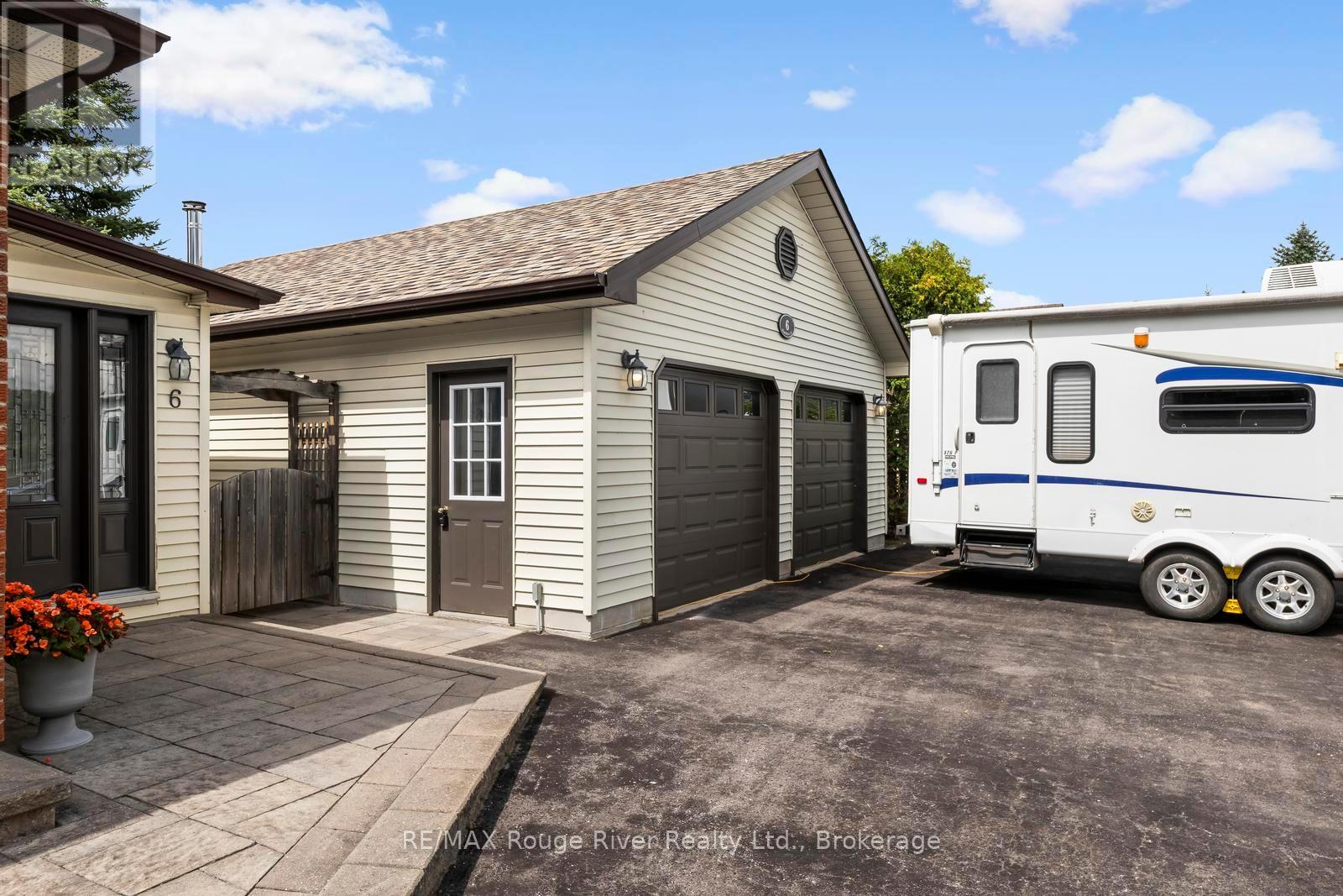 6 HAMILTON DRIVE - 5