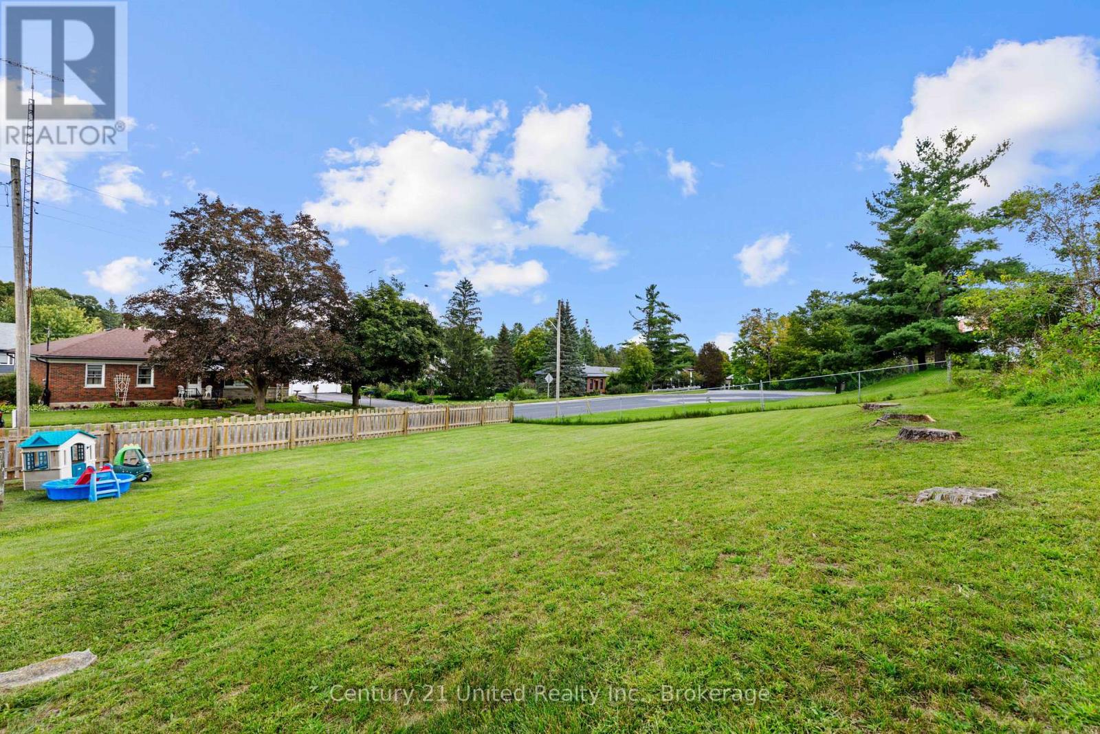 882 PETERBOROUGH STREET - 29