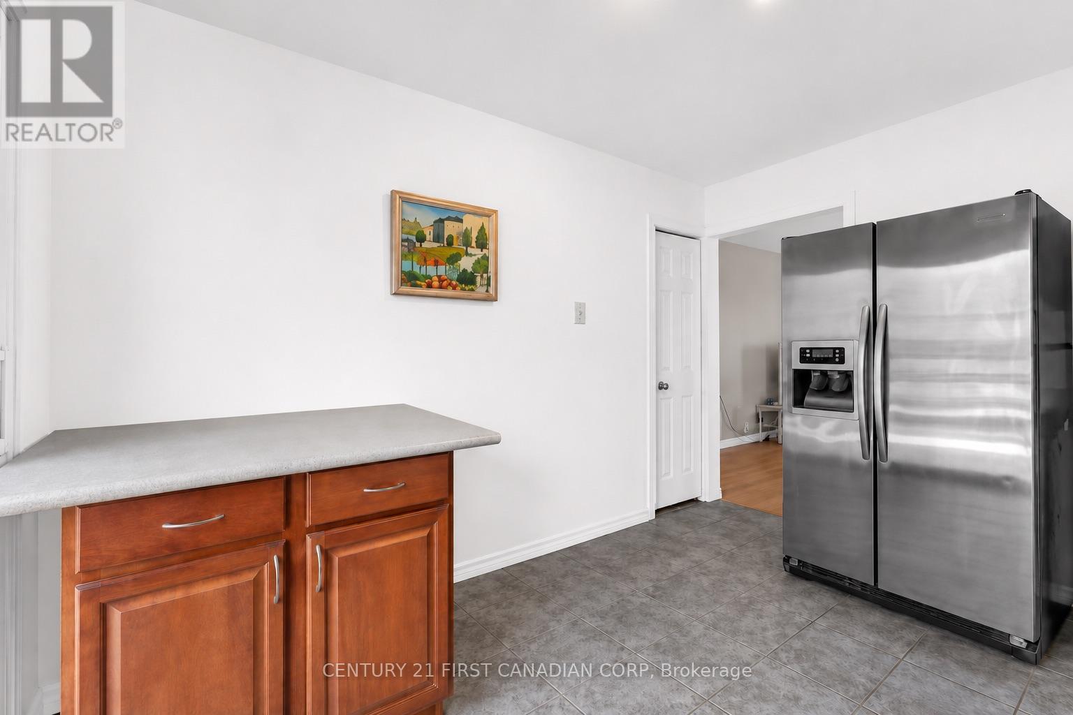 1761 DEVOS DRIVE - Image 15