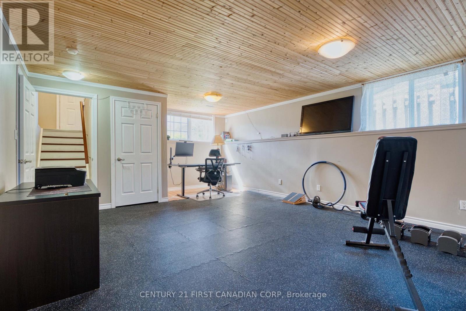 1761 DEVOS DRIVE - Image 20