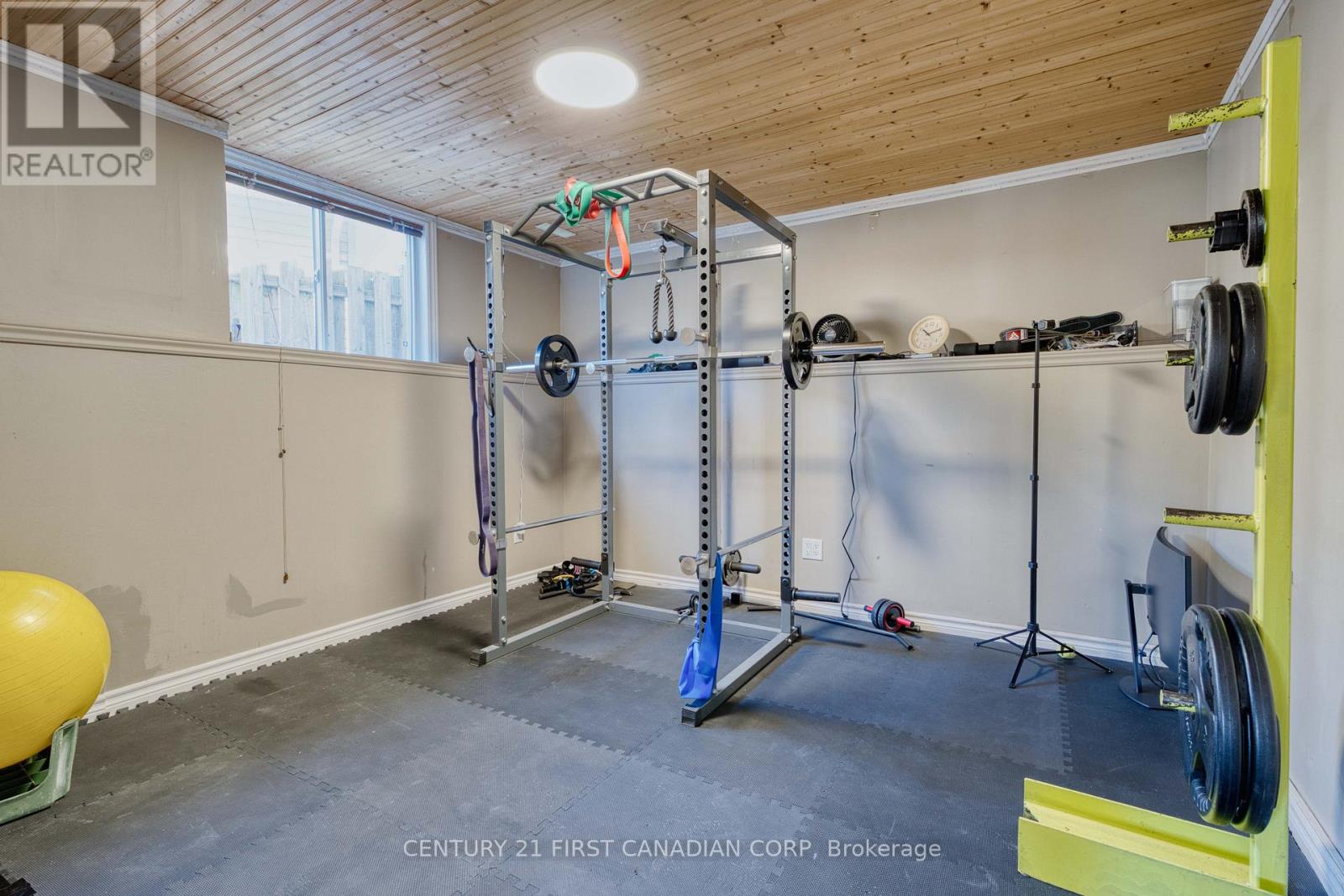 1761 DEVOS DRIVE - Image 24