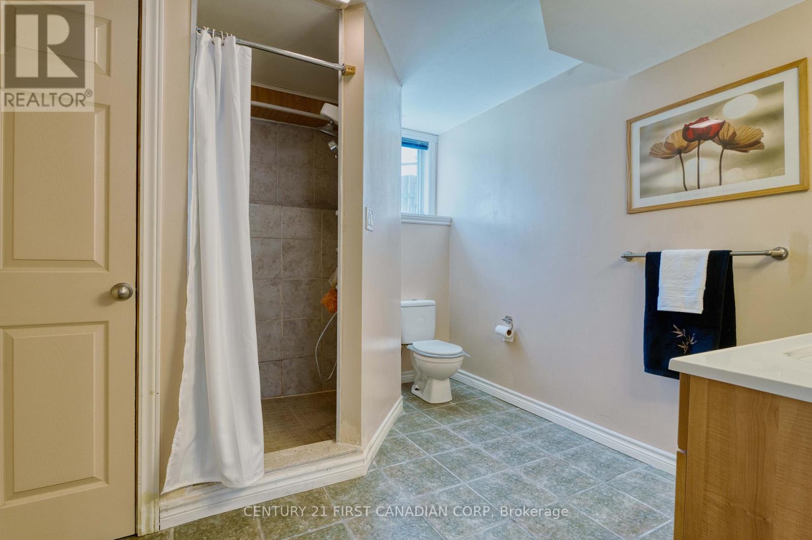1761 DEVOS DRIVE - Image 25