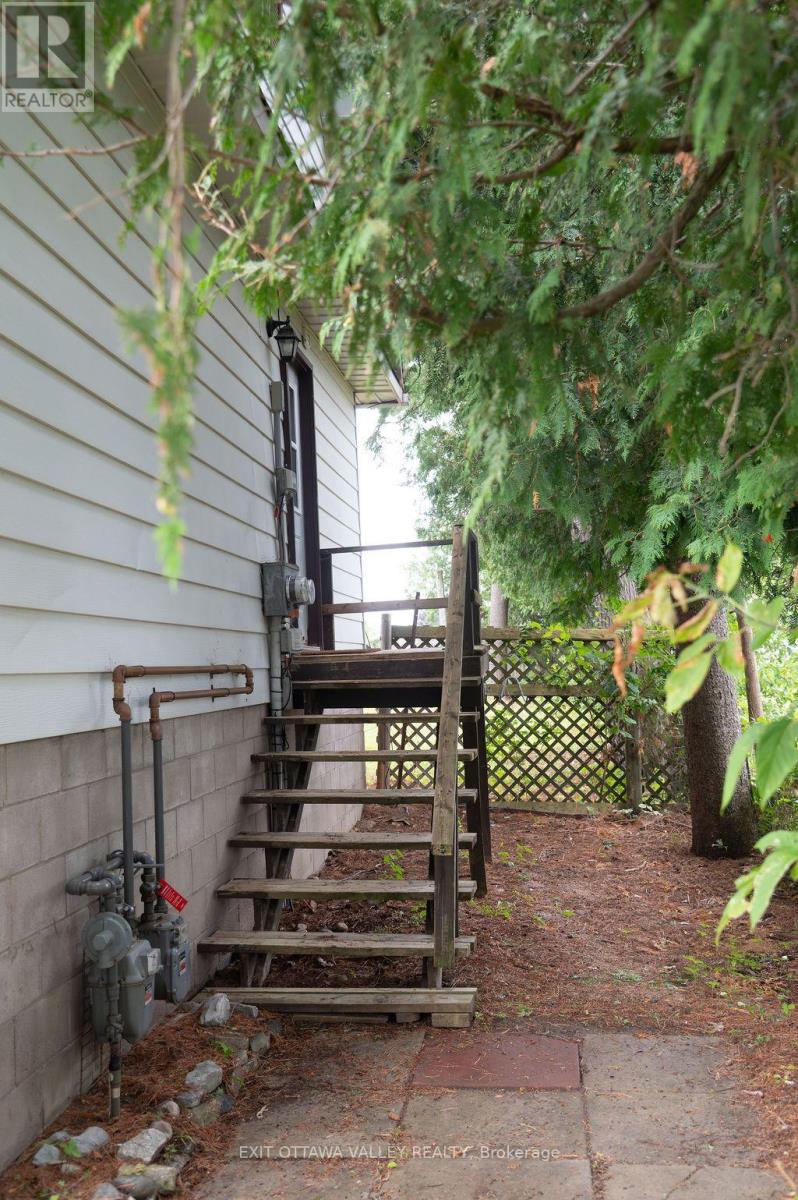 400 BOUNDARY ROAD E - Image 28