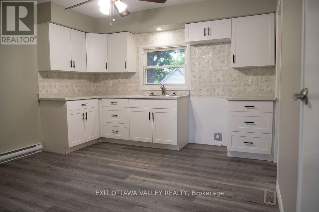400 Boundary Road East, Pembroke, Ontario, K8A6K7, Pembroke, Ontario — photo 4 of 5