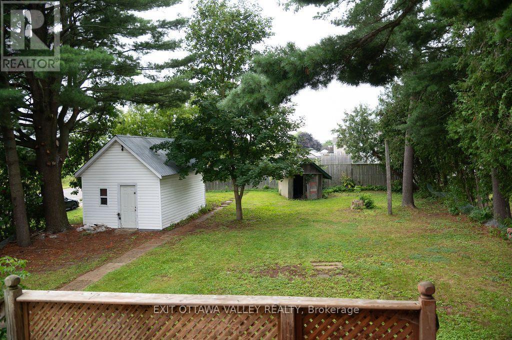 400 BOUNDARY ROAD E - 44