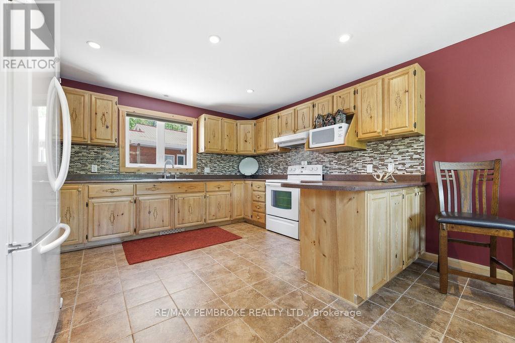208 RED FOX TRAIL - Image 9