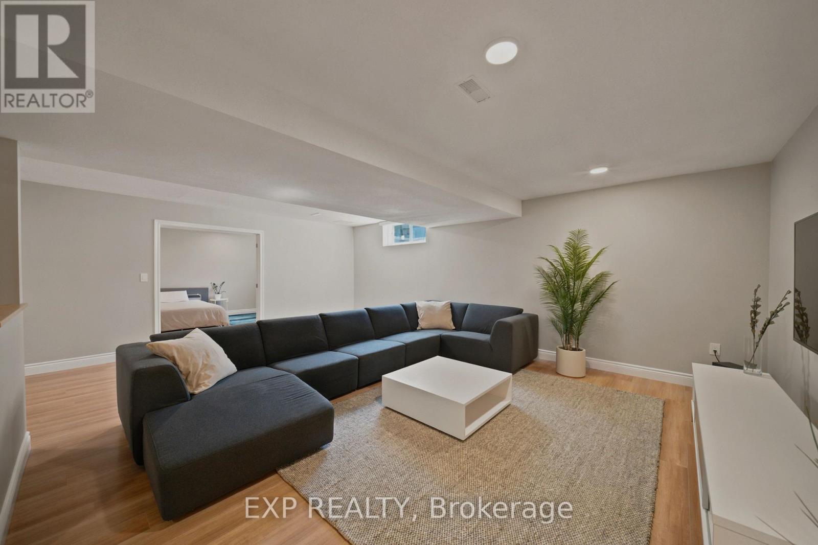 16 BRIDLEGATE PLACE - Image 35