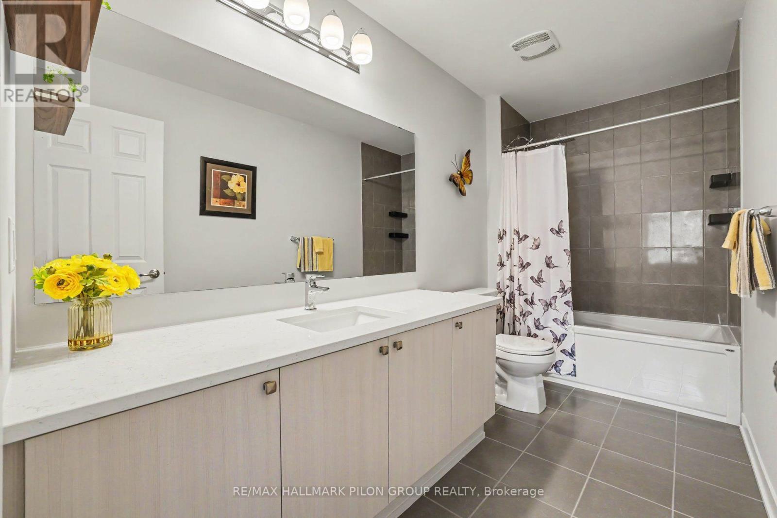 25 STITCH MEWS - Image 17
