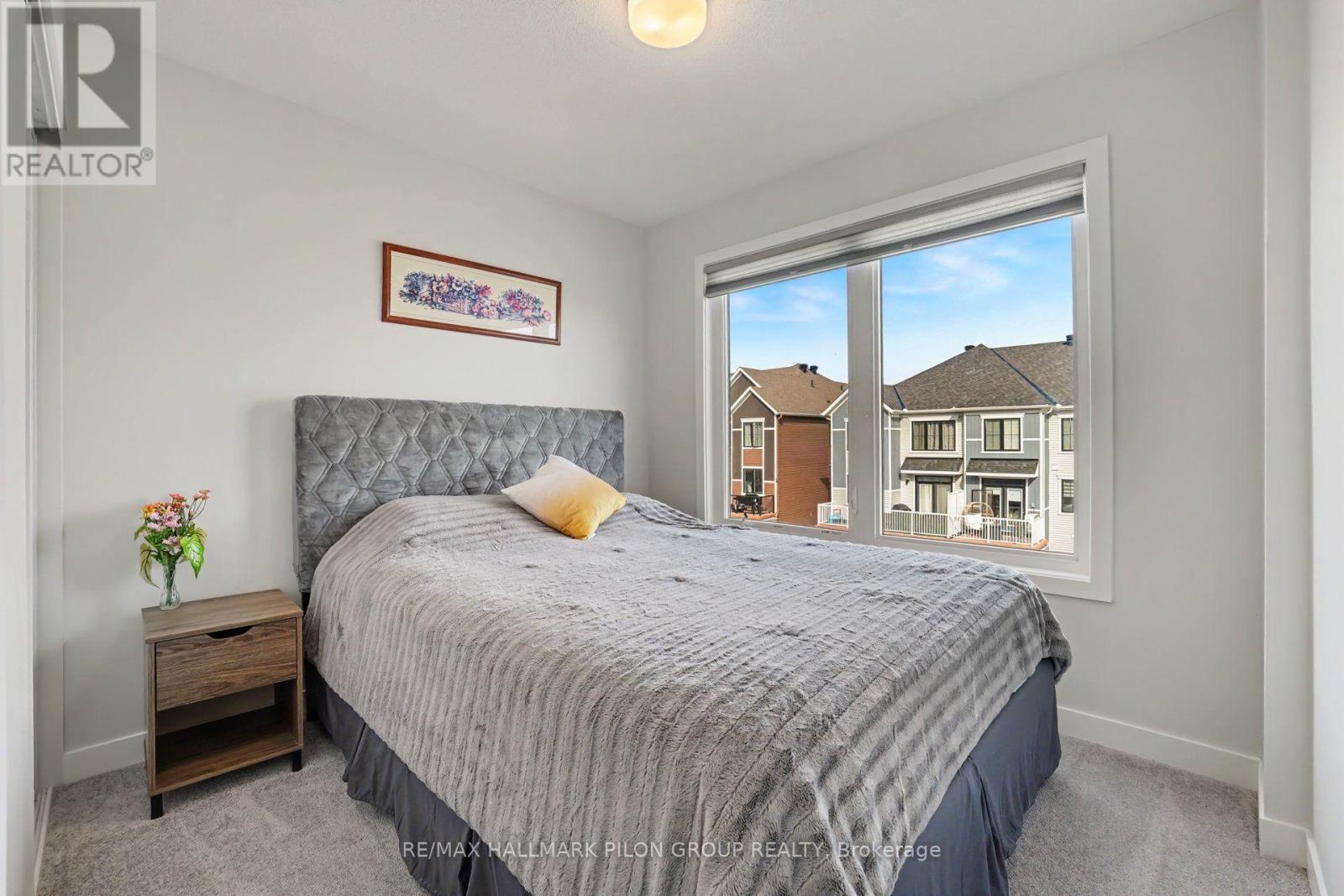 25 STITCH MEWS - Image 18