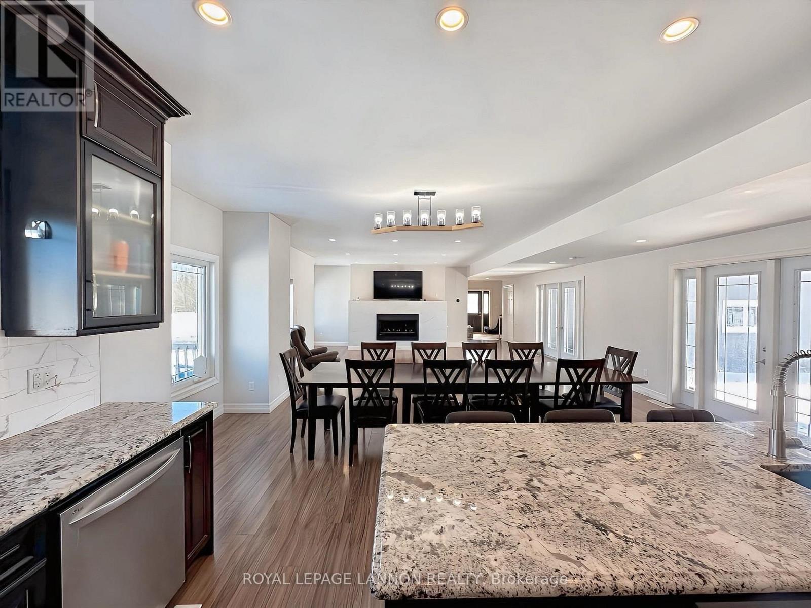 123 CHRISTIE PLACE - 5