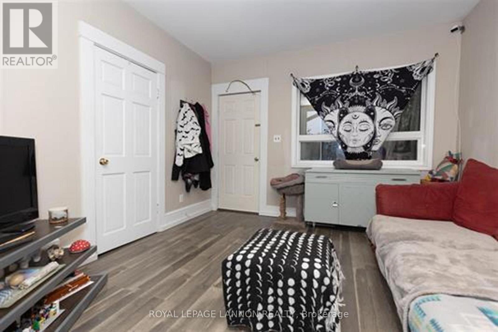 216 ONTARIO STREET - 6