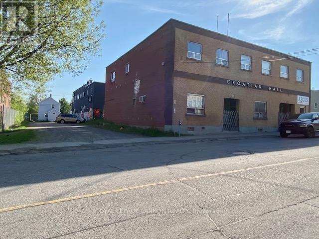 227-229 PEARL STREET, Thunder Bay (Court / Cumberland) — photo 2