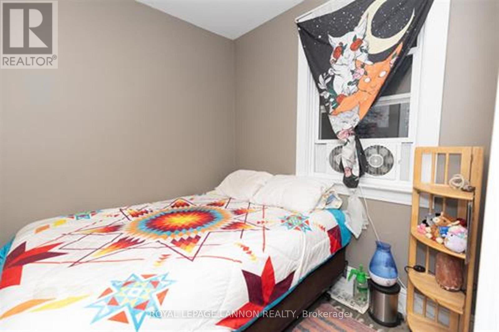 216 ONTARIO STREET - Image 11