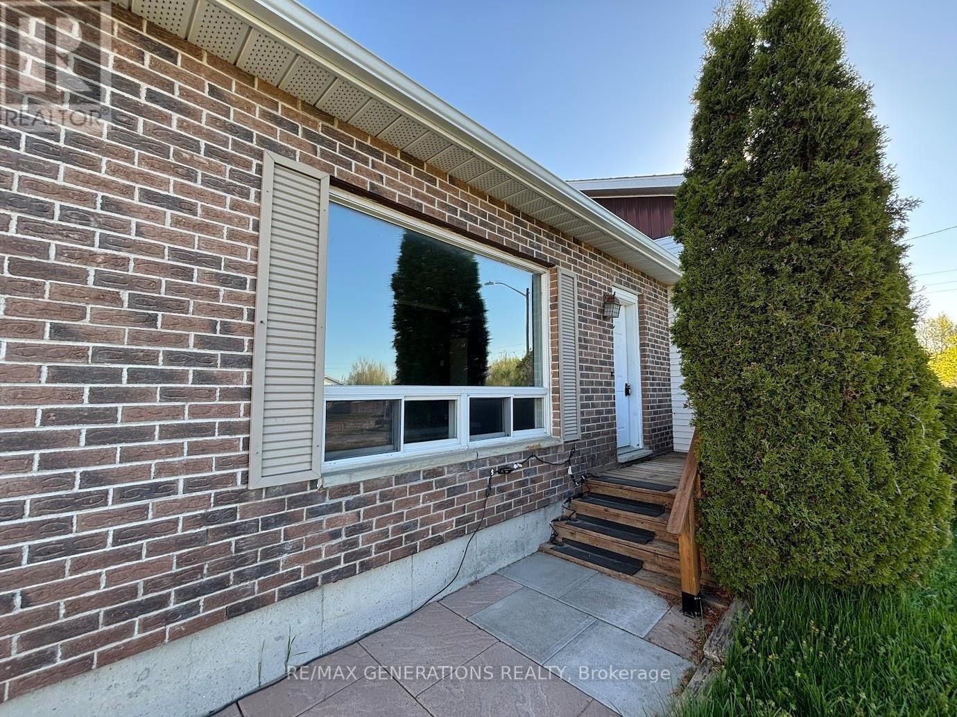 31 BROOKS STREET - 37