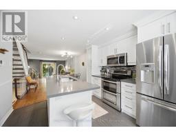 Laundry room - 16 Dutch Myrtle Way, Toronto, ON M3B3K8 Photo 9
