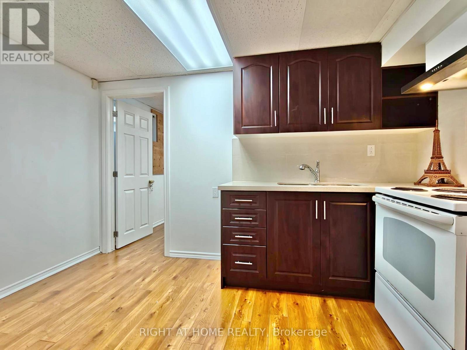 182 MCNICOLL AVENUE - 24