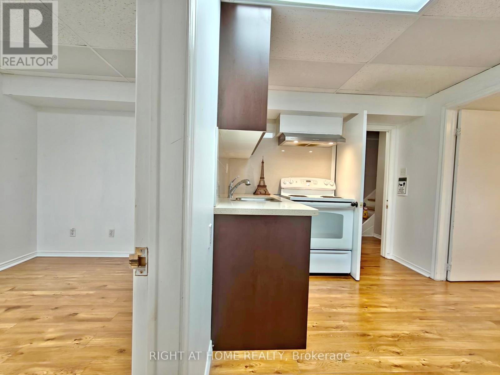 182 MCNICOLL AVENUE - Image 25