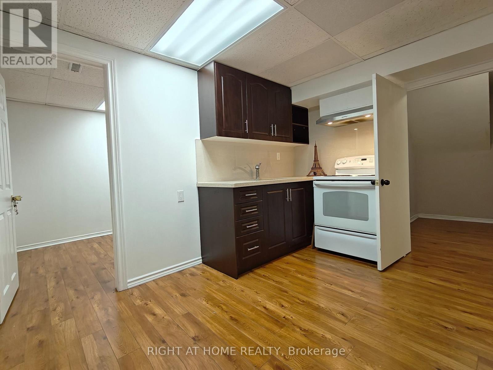 182 MCNICOLL AVENUE - Image 26
