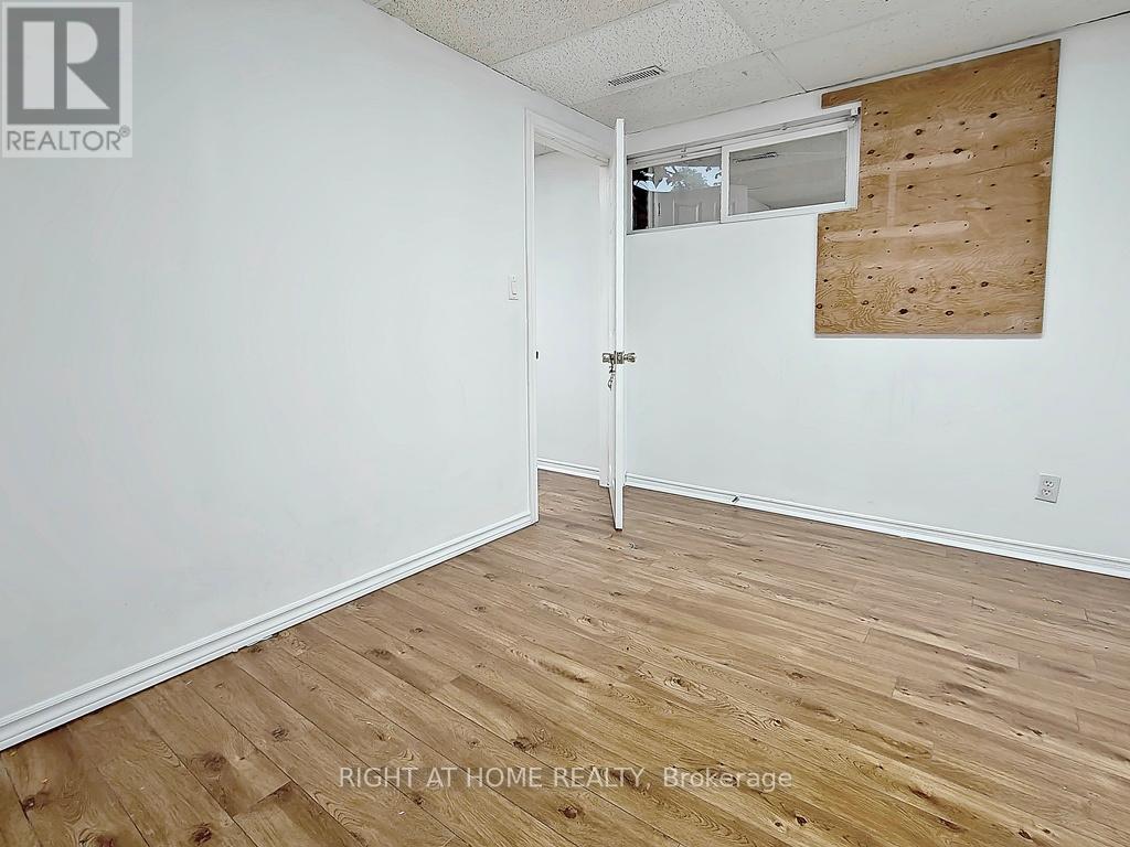 182 MCNICOLL AVENUE - 31