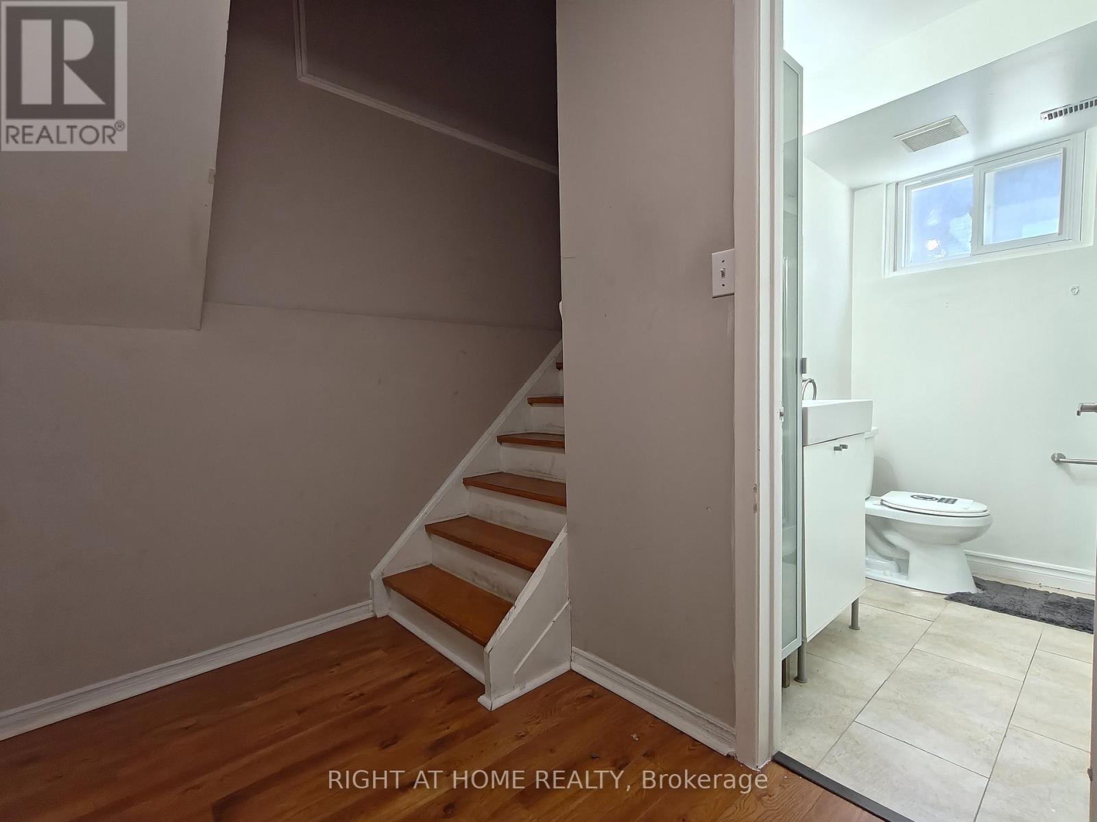 182 MCNICOLL AVENUE - 33