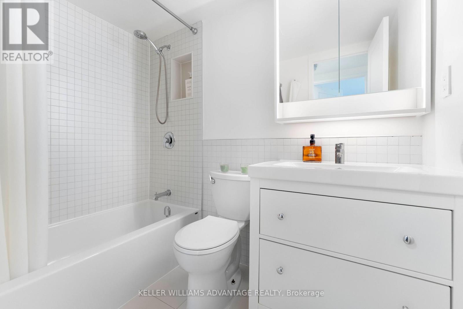 #2216 40 HOMEWOOD AVENUE - 13