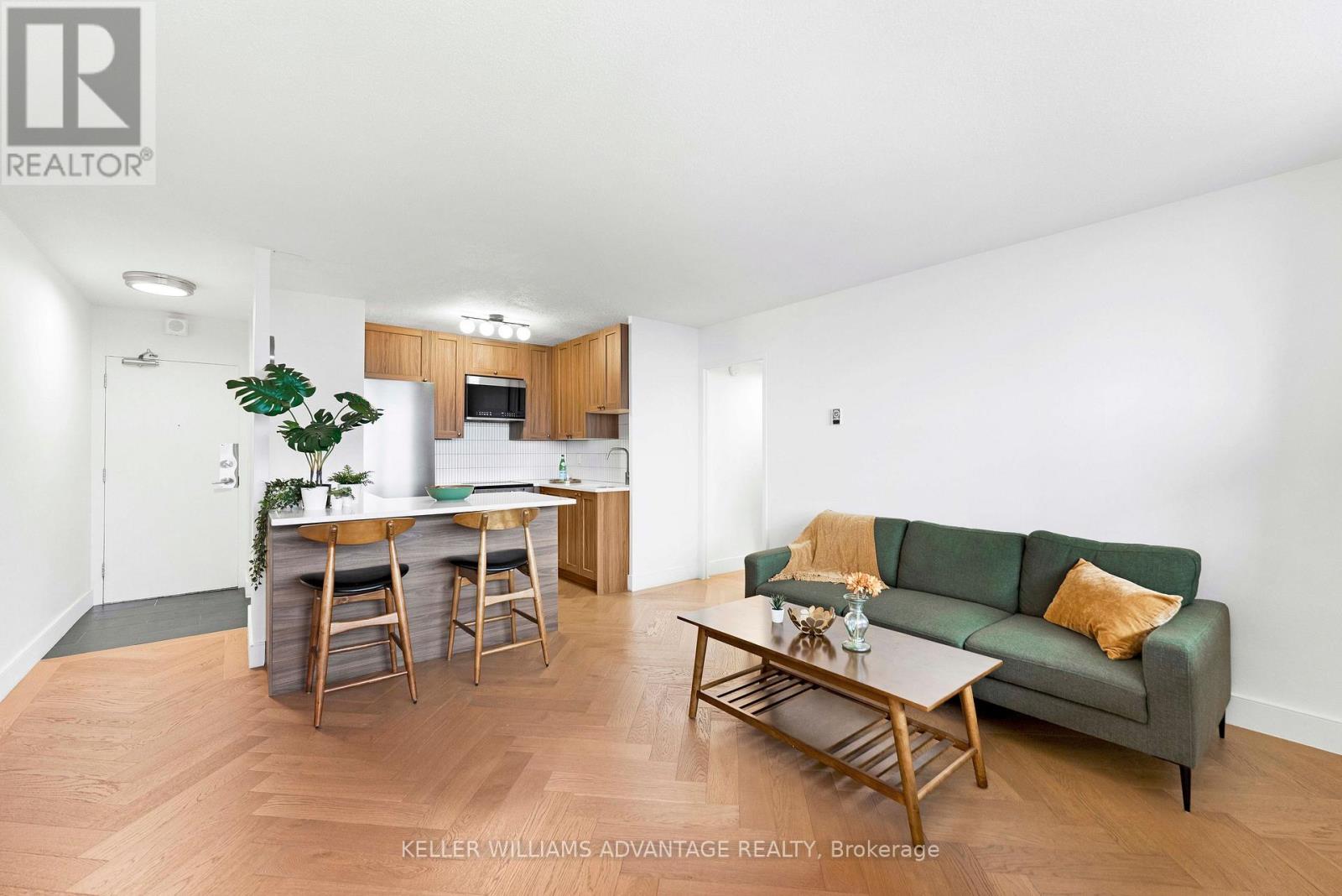 #2216 40 HOMEWOOD AVENUE - 4