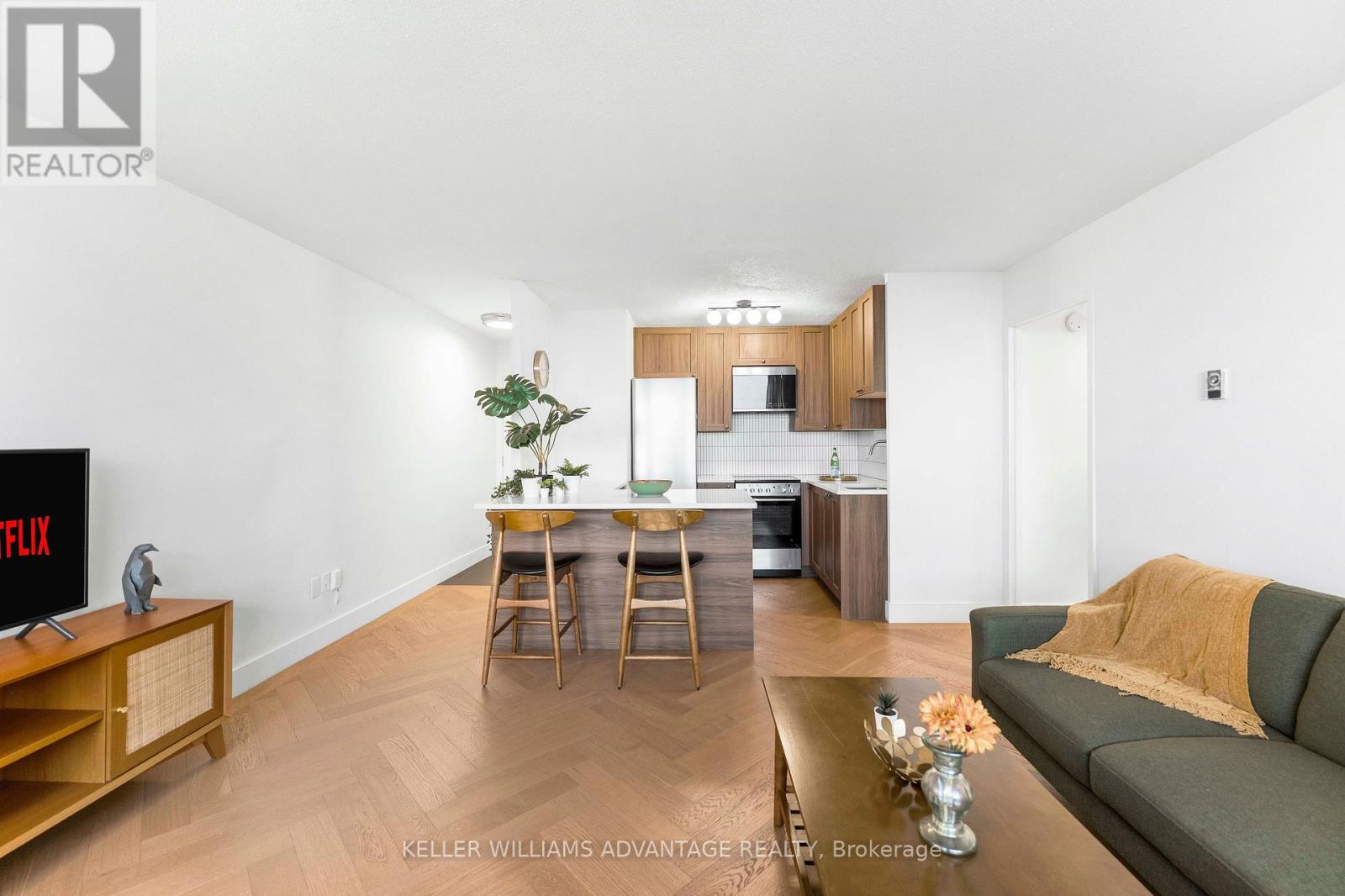 #2216 40 HOMEWOOD AVENUE - 6