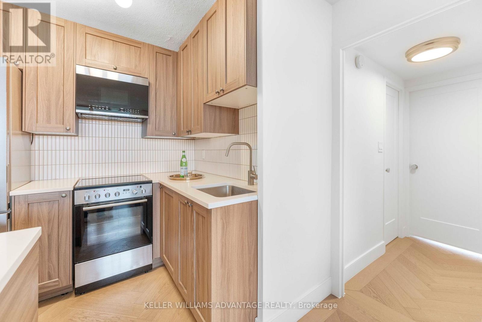 #2216 40 HOMEWOOD AVENUE - 8