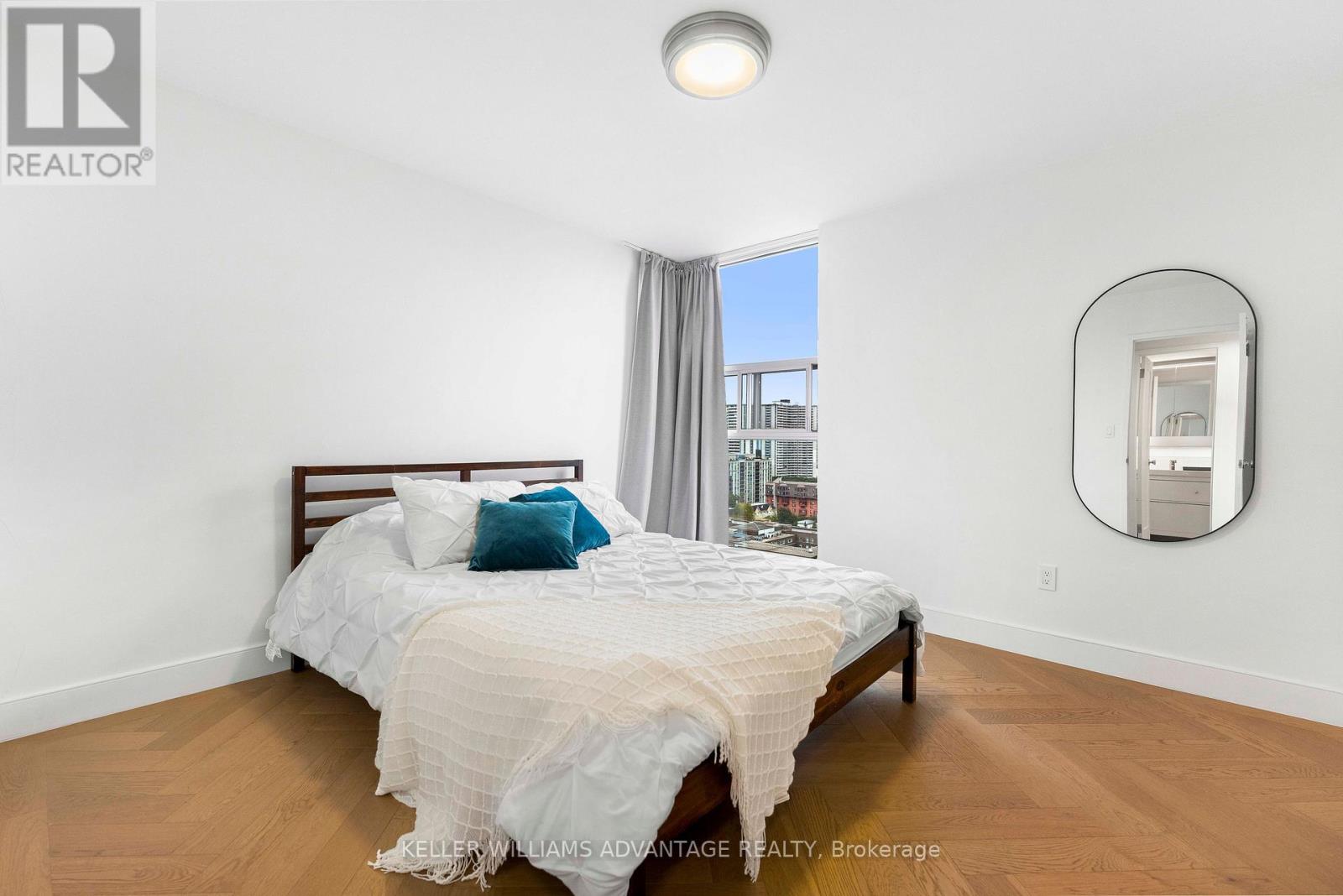 #2216 40 HOMEWOOD AVENUE - 9
