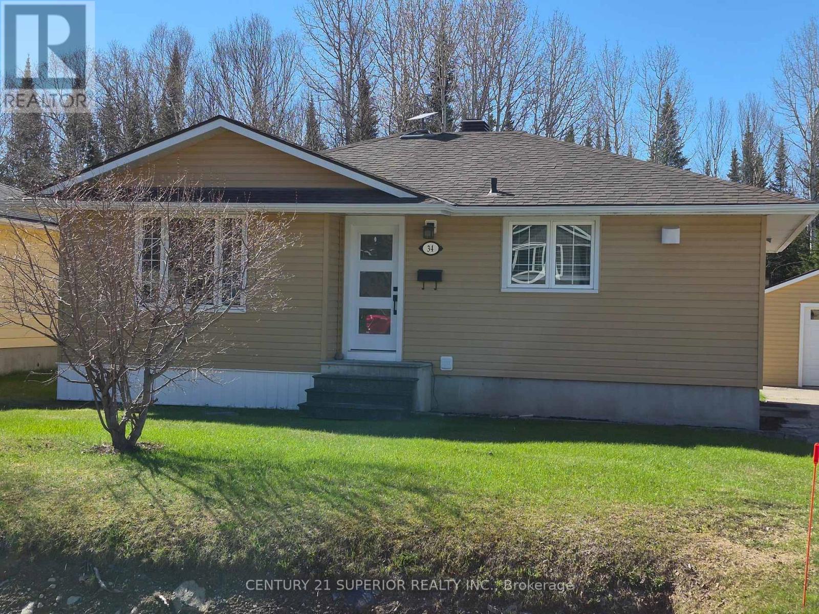 Property for sale at 34 REDWING AVE