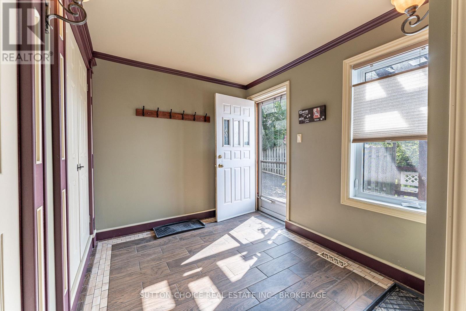 372 THIRD AVENUE E - Image 18