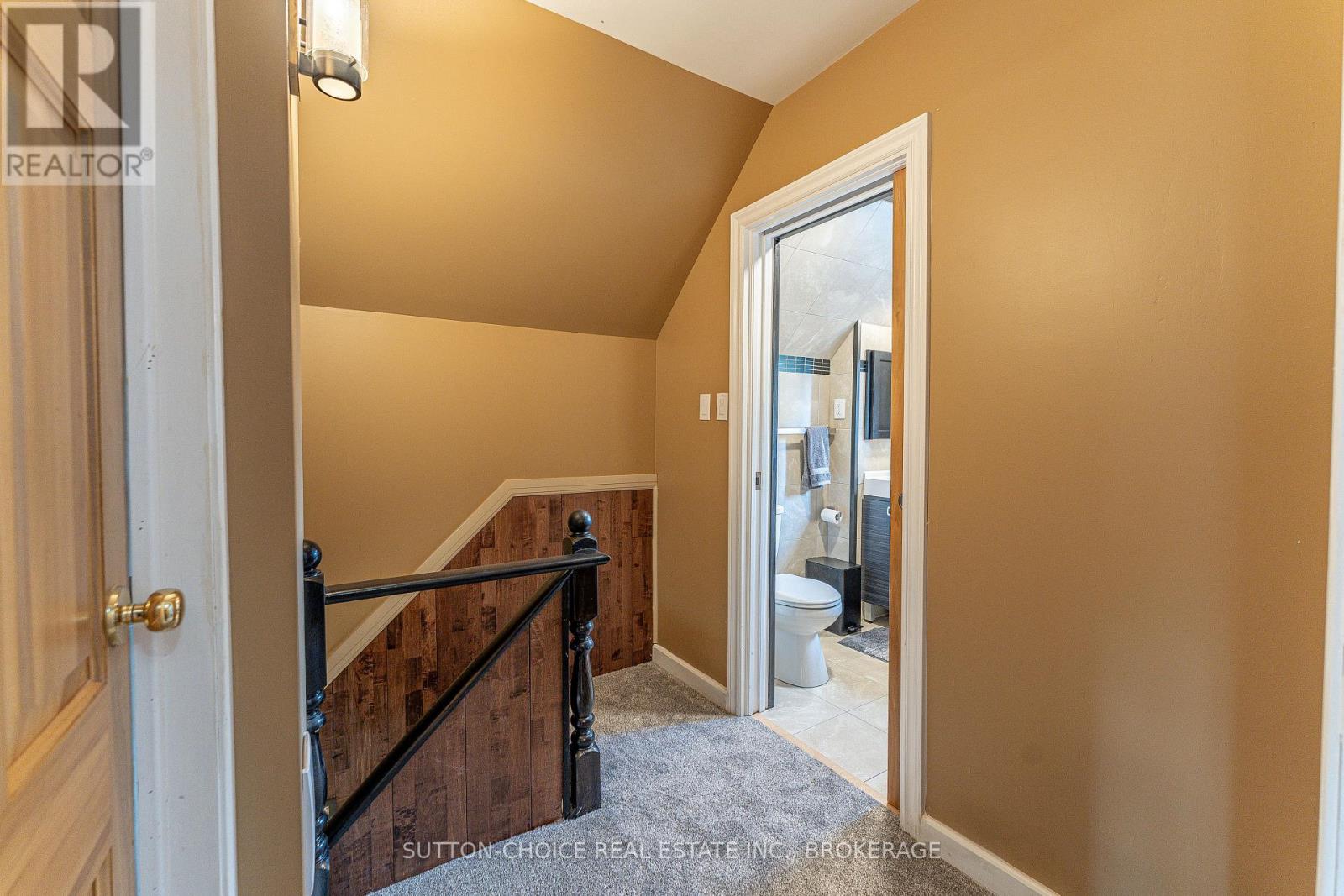 372 THIRD AVENUE E - Image 21