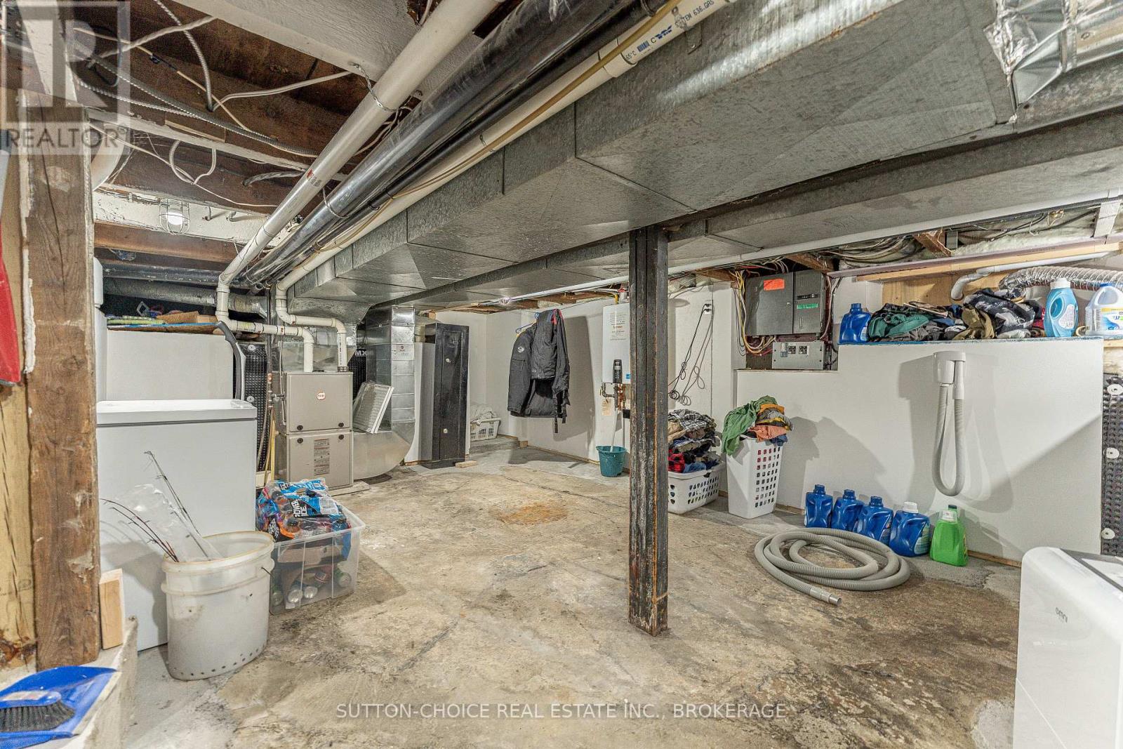 372 THIRD AVENUE E - Image 30