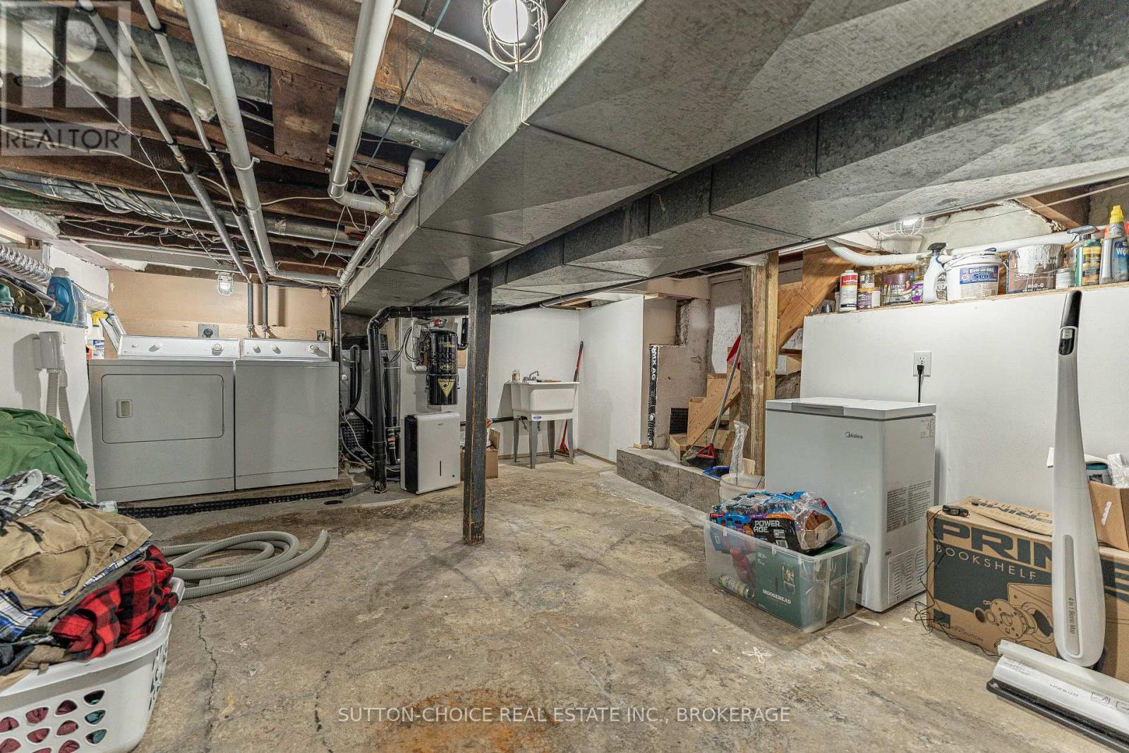 372 THIRD AVENUE E - Image 31