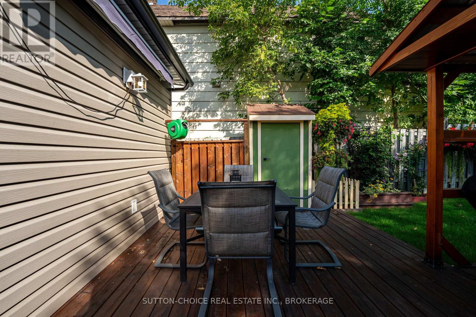 372 THIRD AVENUE E - Image 35