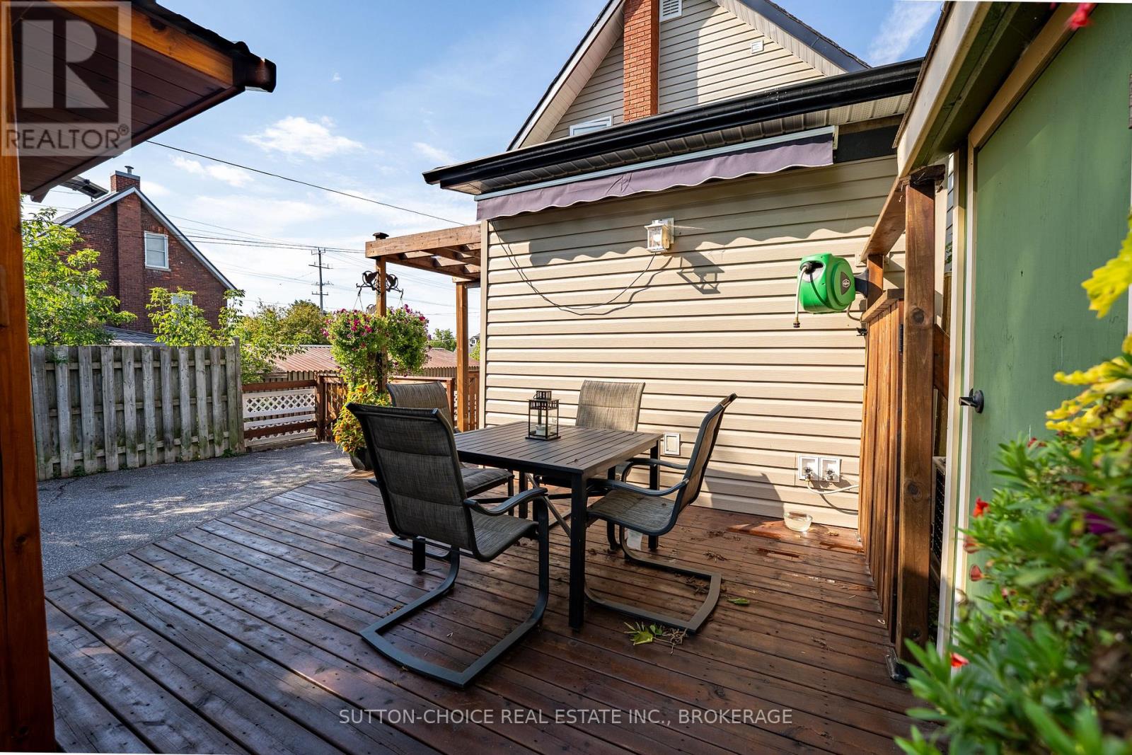 372 THIRD AVENUE E - Image 36