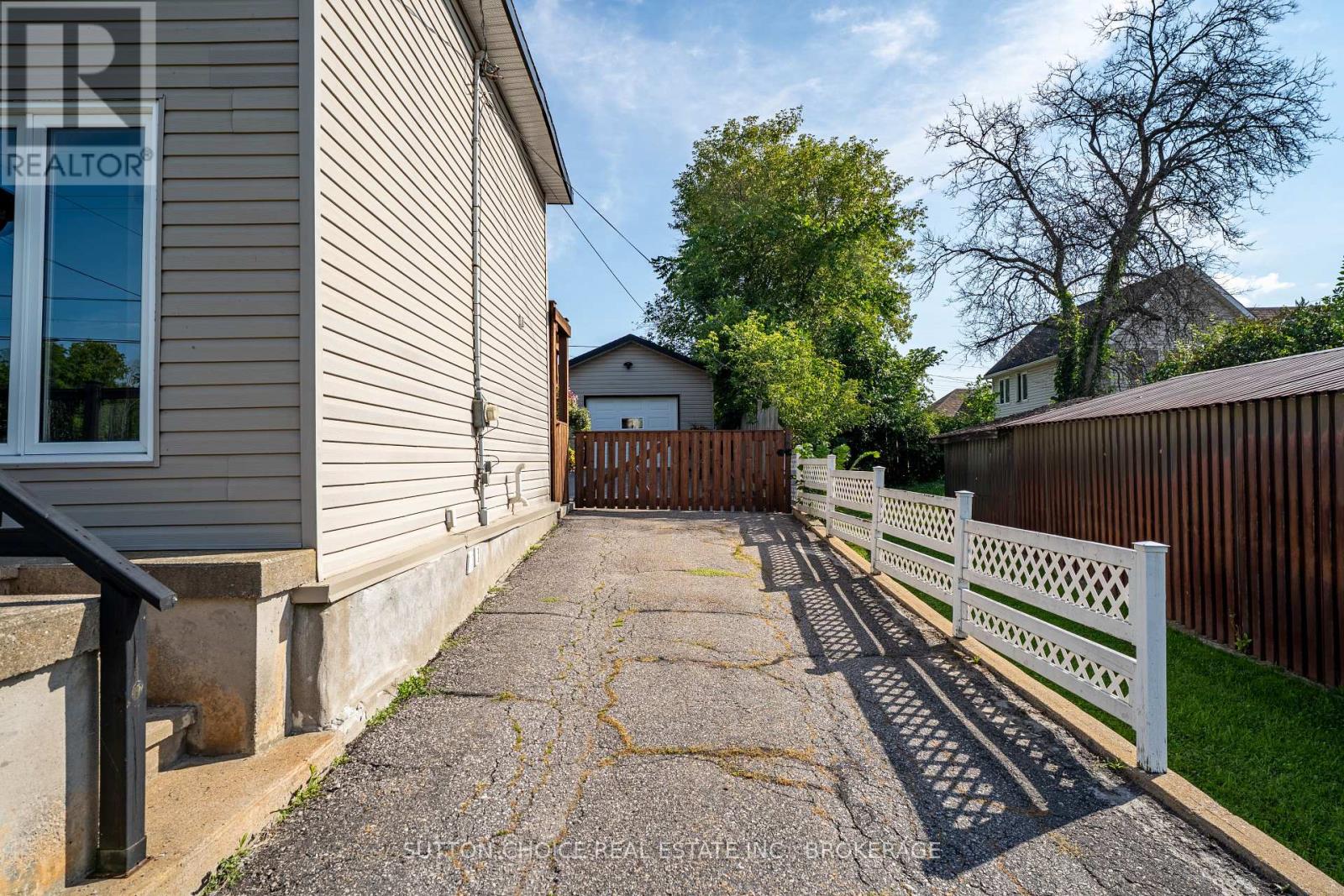372 THIRD AVENUE E - Image 5