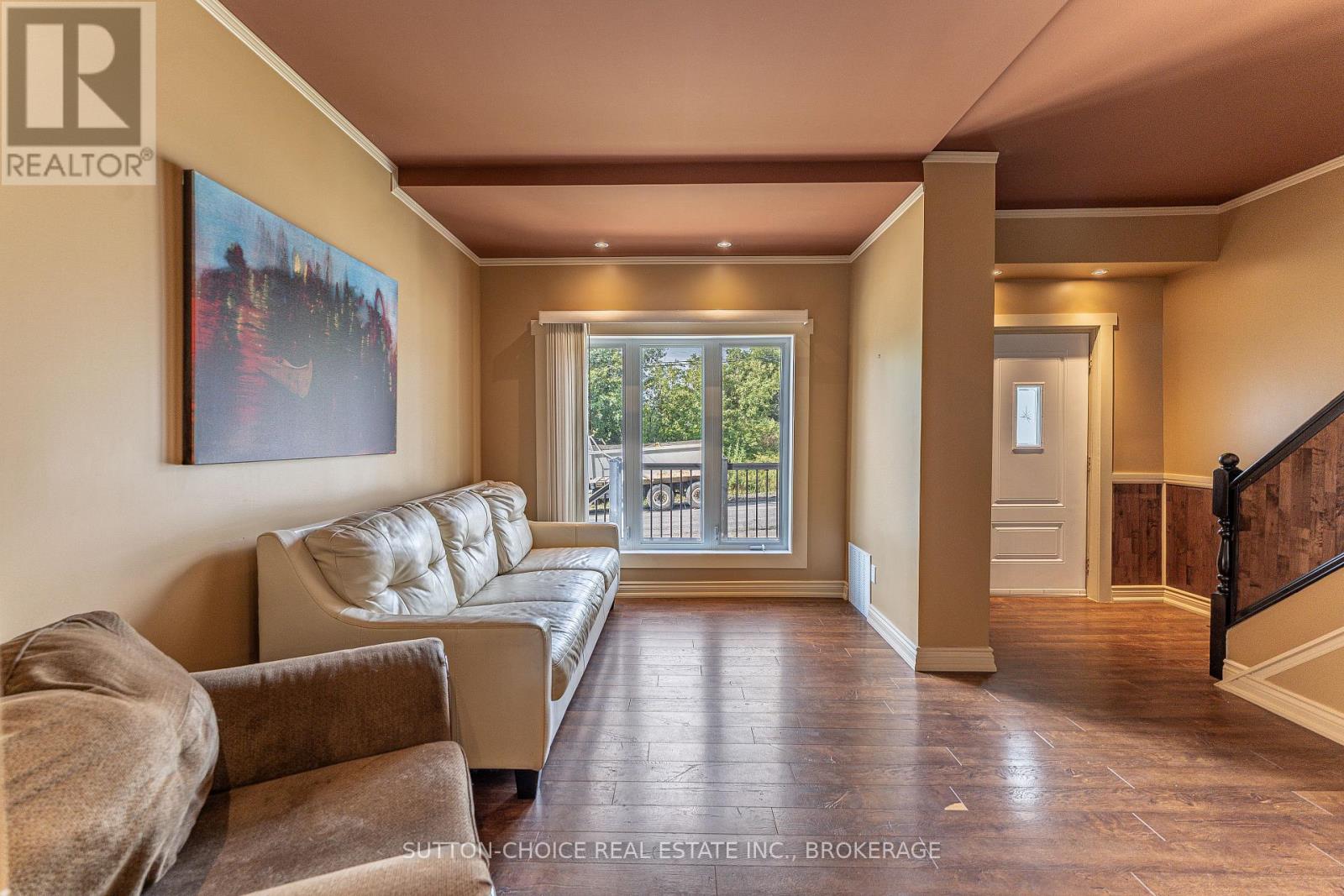372 THIRD AVENUE E - Image 9