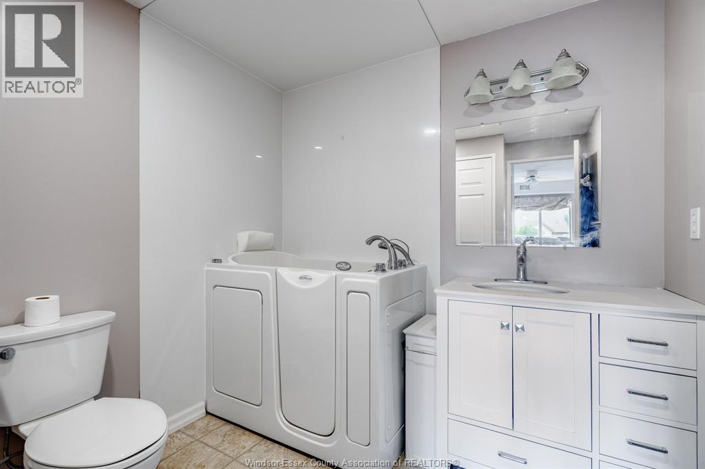 #502 1885 Normandy STREET - 24
