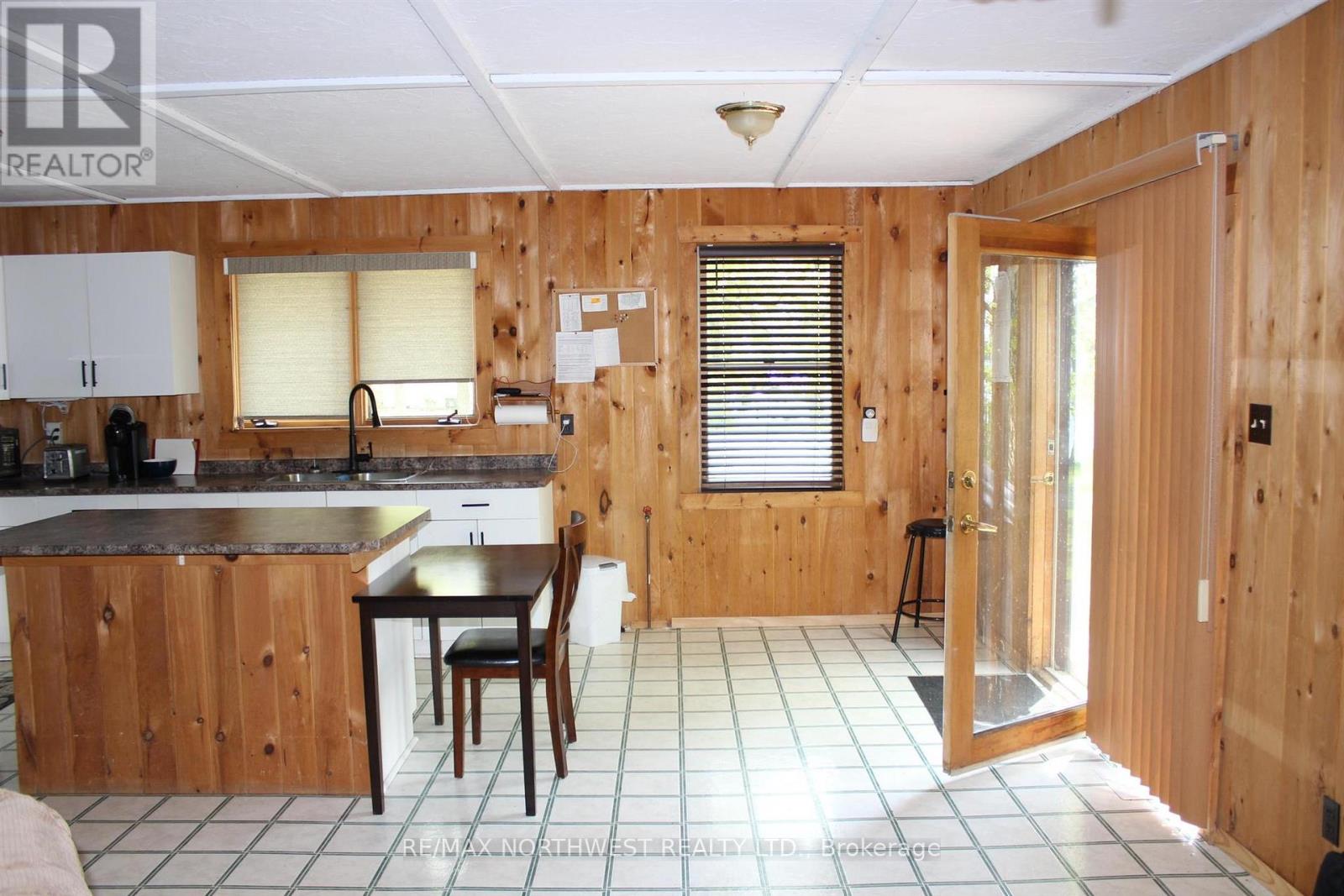 51 GRANT DR - 28