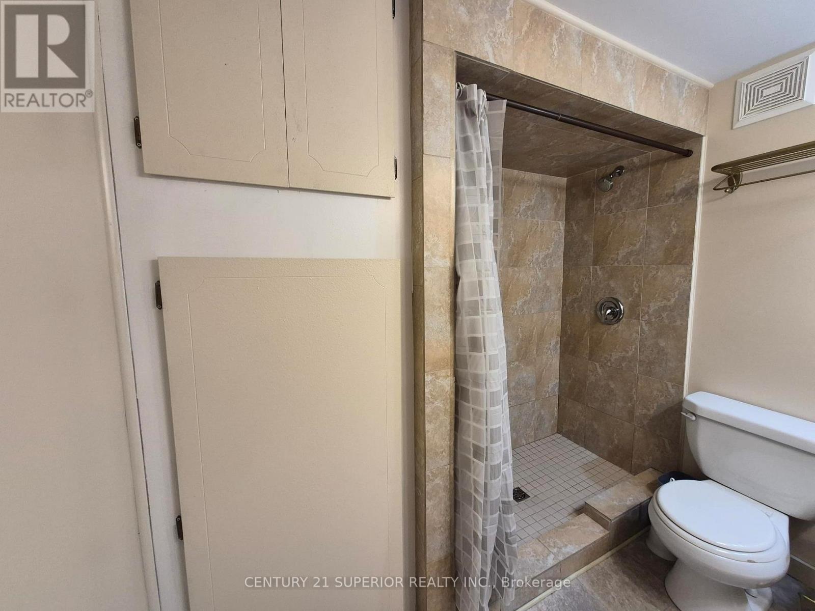 66 JACKSON CRESCENT - 26