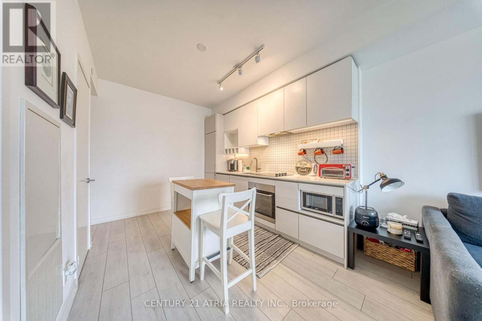 #1811 950 PORTAGE PARKWAY - 12