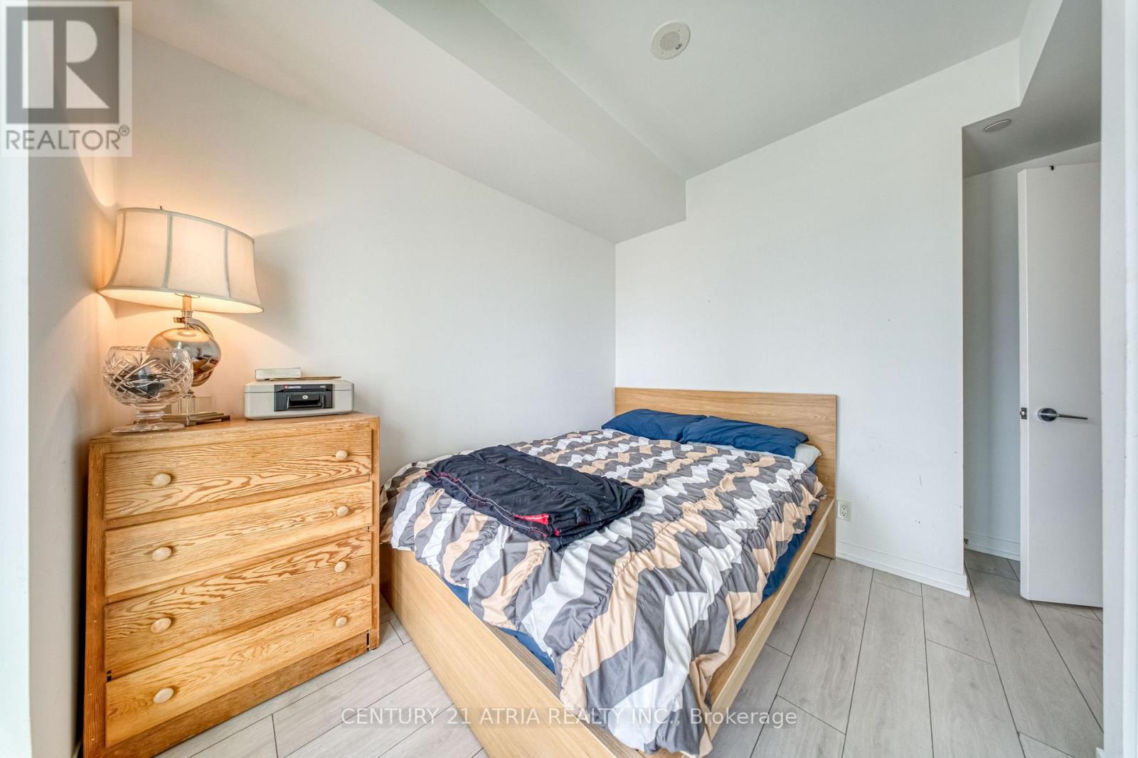 #1811 950 PORTAGE PARKWAY - 17