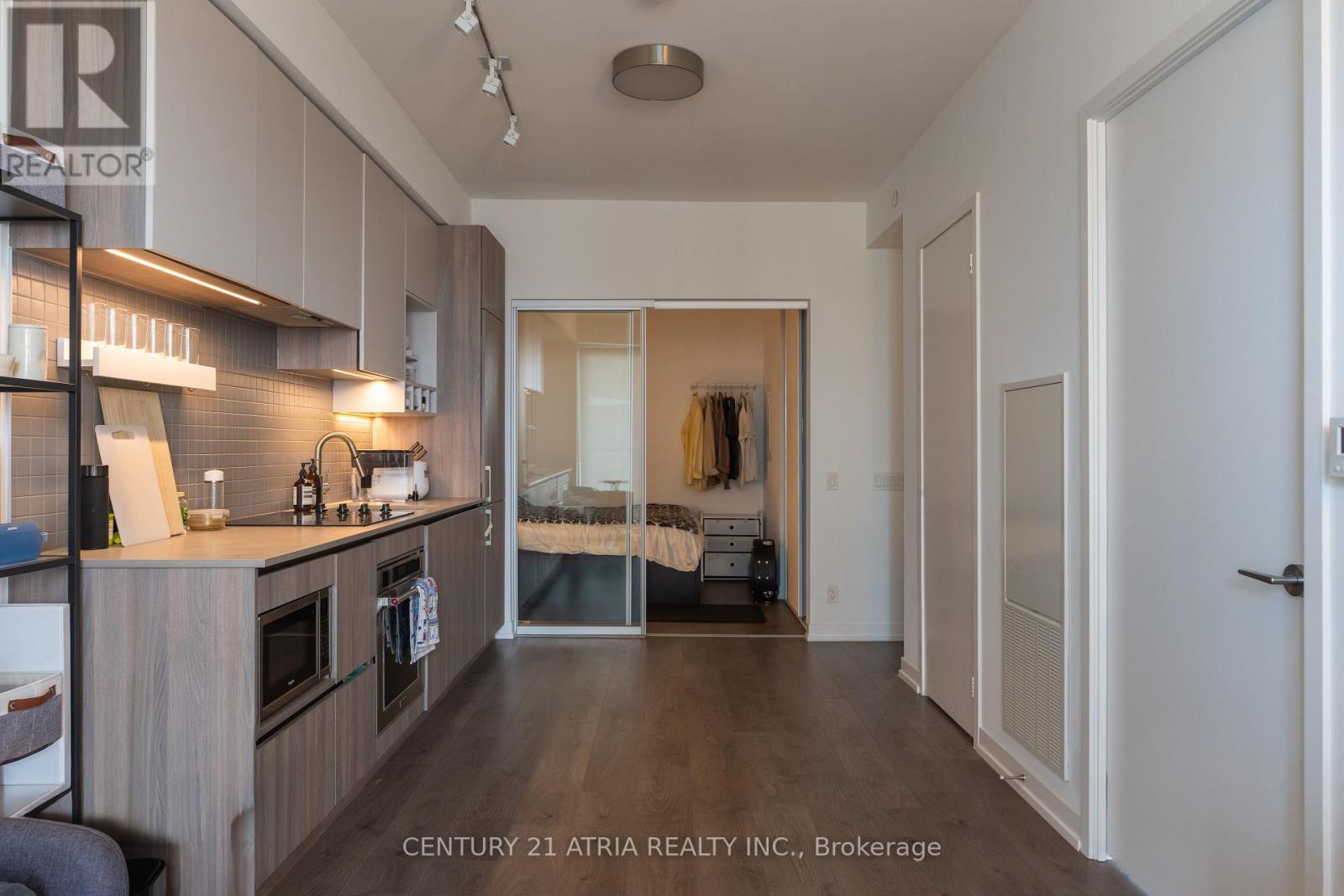 #2803 950 PORTAGE PARKWAY - 3