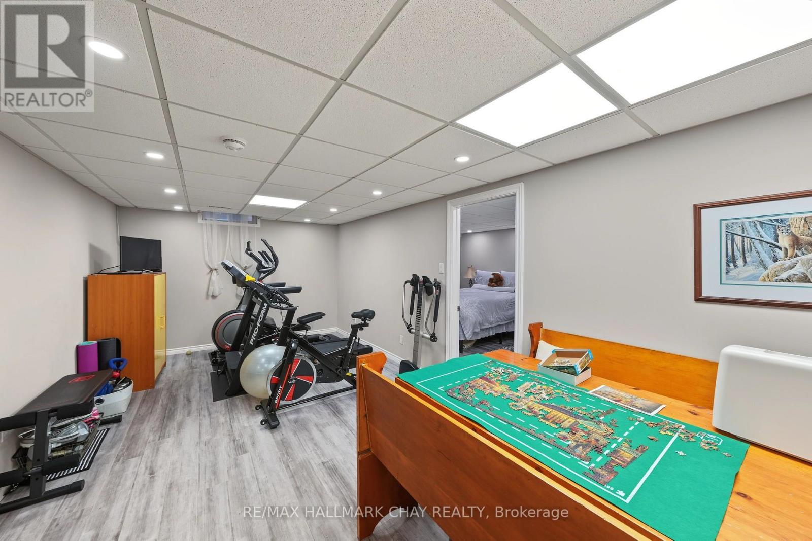 66 HUTCHINSON DRIVE - Image 32